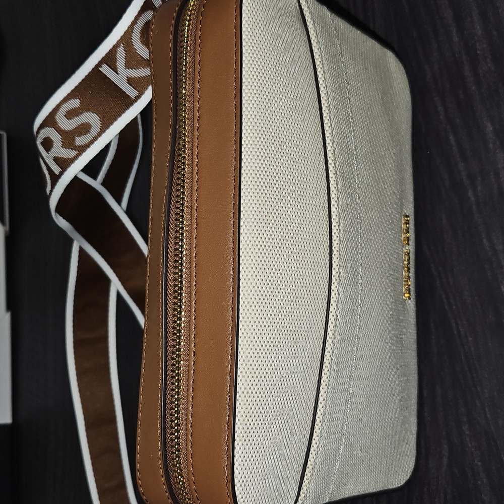 🚨SOLD🚨Michael kors Nwt crossbody $258 Retail - Picture 9 of 11